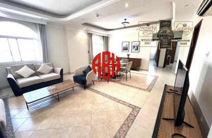 Apartment - 2 Bedrooms - 3 Bathrooms for rent in Al Sadd Road - Al Sadd - Doha