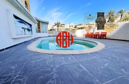Apartment - 2 Bedrooms - 3 Bathrooms for rent in Al Sadd Road - Al Sadd - Doha
