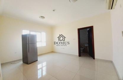 Apartment - 2 - 3 for rent in Thabit Bin Zaid Street - Al Mansoura - Doha