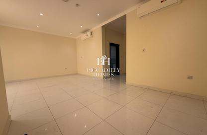 Villa - 6 - 4 for rent in Umm Salal Ali - Umm Salal Ali - Doha