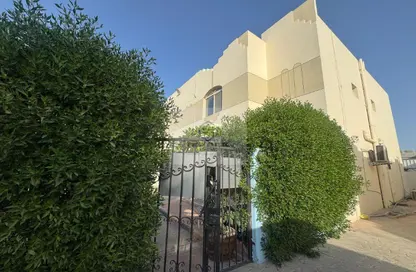 Villa - 4 Bedrooms - 3 Bathrooms for rent in Old Airport Road - Old Airport Road - Doha