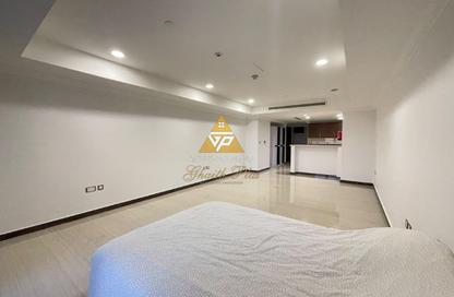 Apartment - Studio - 1 for rent in East Porto Drive - Porto Arabia - The Pearl Island - Doha