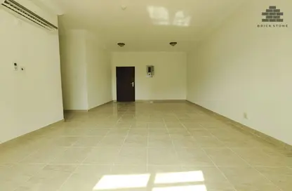 Apartment - 3 Bedrooms - 2 Bathrooms for rent in Anas Street - Fereej Bin Mahmoud North - Fereej Bin Mahmoud - Doha