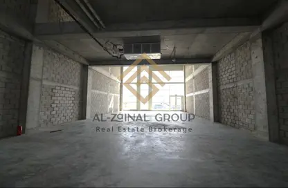 محل تجاري - غرفة نوم للايجار في شارع ام السنيم - عين خالد - الدوحة