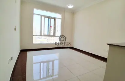 Apartment - 2 Bedrooms - 2 Bathrooms for rent in Thabit Bin Zaid Street - Al Mansoura - Doha