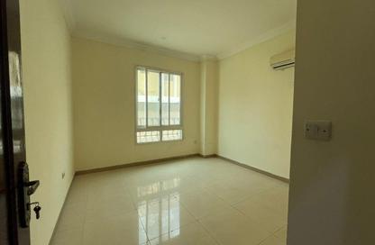 Apartment - 2 Bedrooms - 2 Bathrooms for rent in Al Nasr Street - Al Nasr - Doha