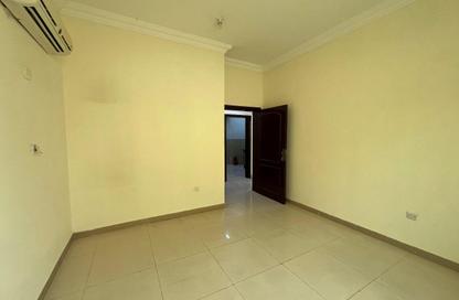 Apartment - 2 Bedrooms - 2 Bathrooms for rent in Al Nasr Street - Al Nasr - Doha