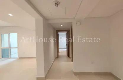 شقة - 2 غرف نوم - 3 حمامات للايجار في شارع الكورنيش - شارع الكورنيش - الدوحة