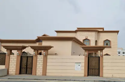 Villa - 7+ Bedrooms - 7+ Bathrooms for rent in Al Kheesa - Al Kheesa - Umm Salal Mohammed