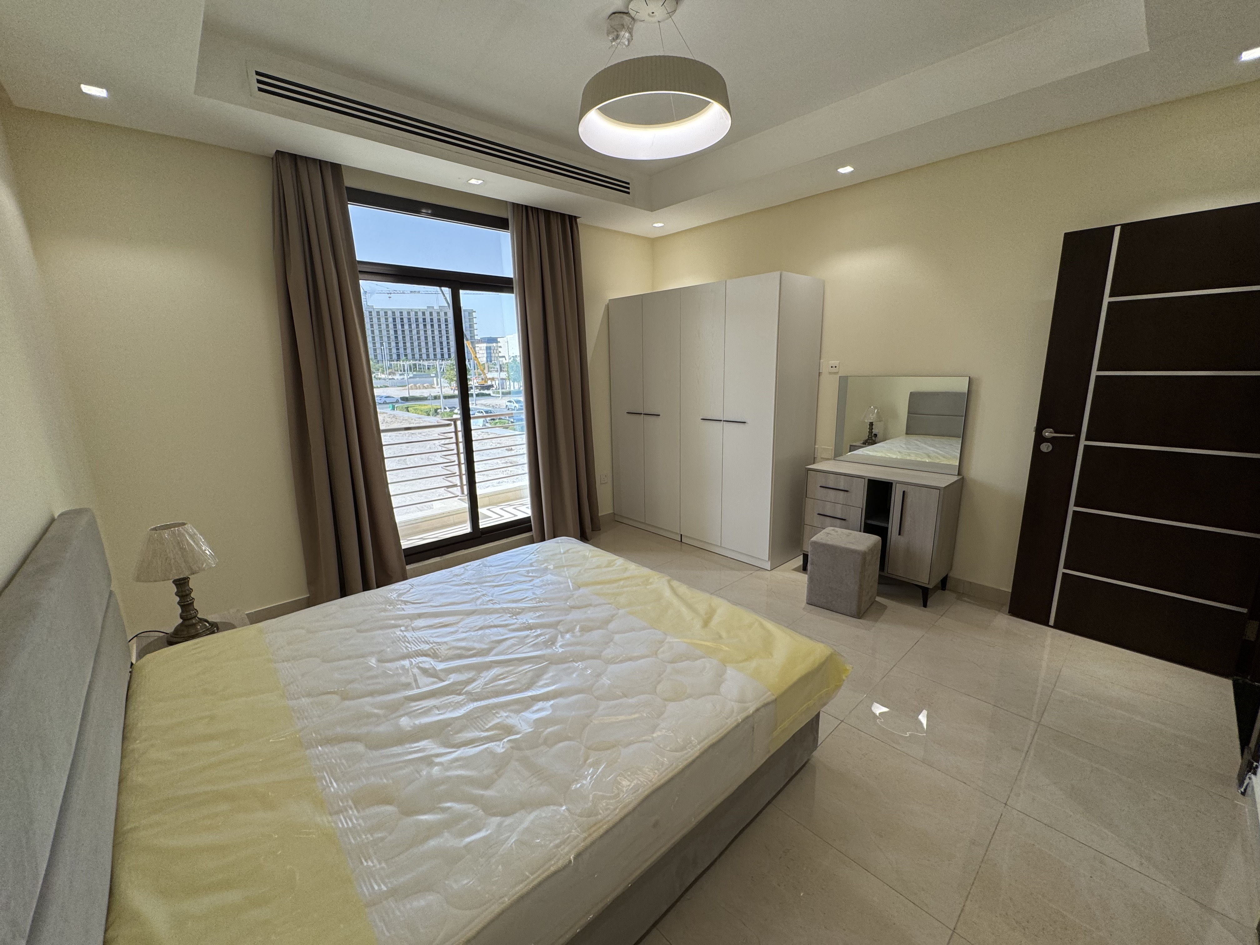 BRAND NEW 1BEDROOM FULLY FURNISHED WITH BALCONY thumbnail 8