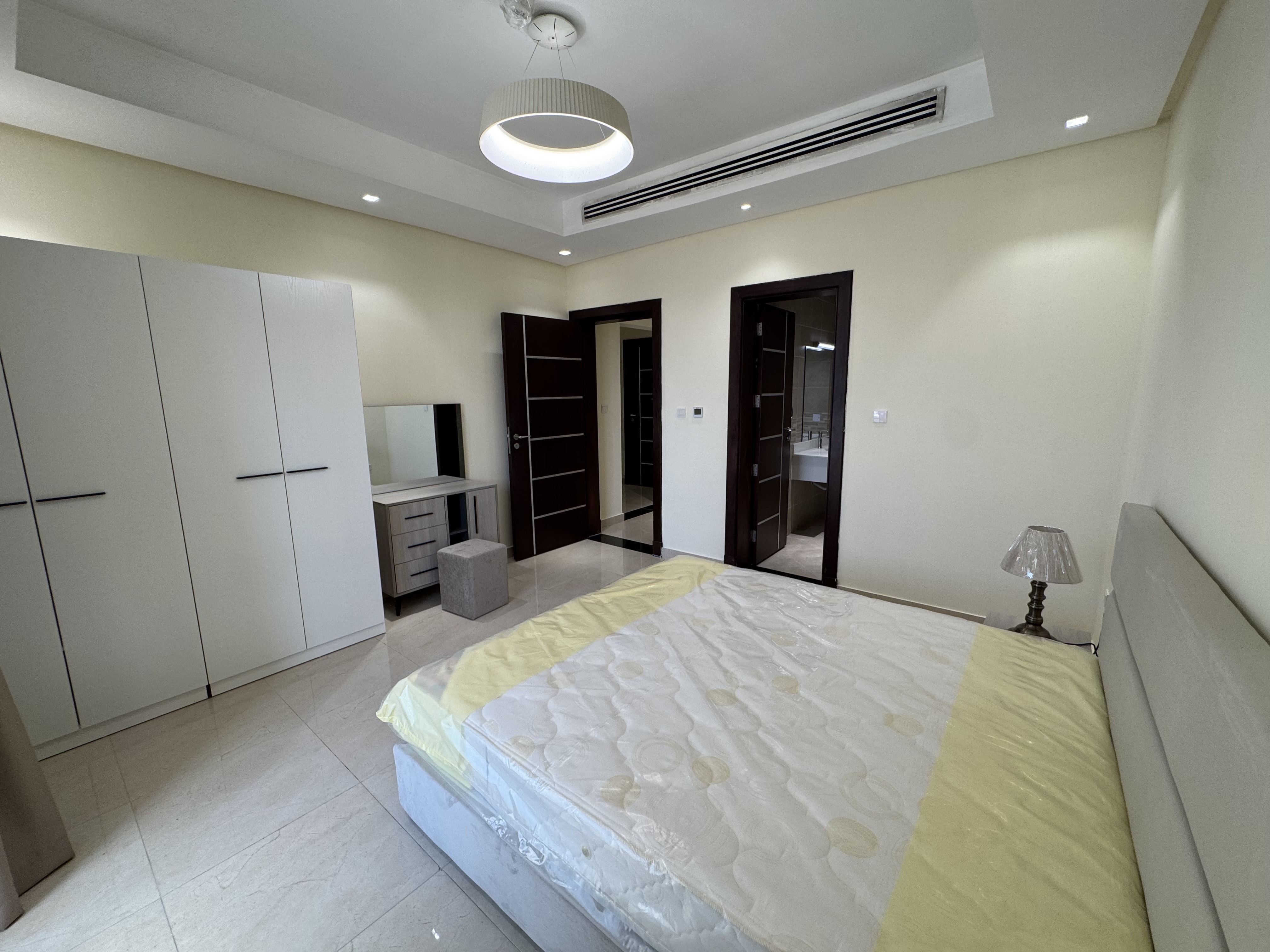 BRAND NEW 1BEDROOM FULLY FURNISHED WITH BALCONY thumbnail 9