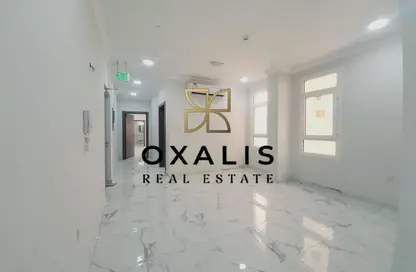 شقة - 3 غرف نوم - 2 حمامات للايجار في ام غوالينا تجارية - ام غويلينا - أم غويلينا - الدوحة