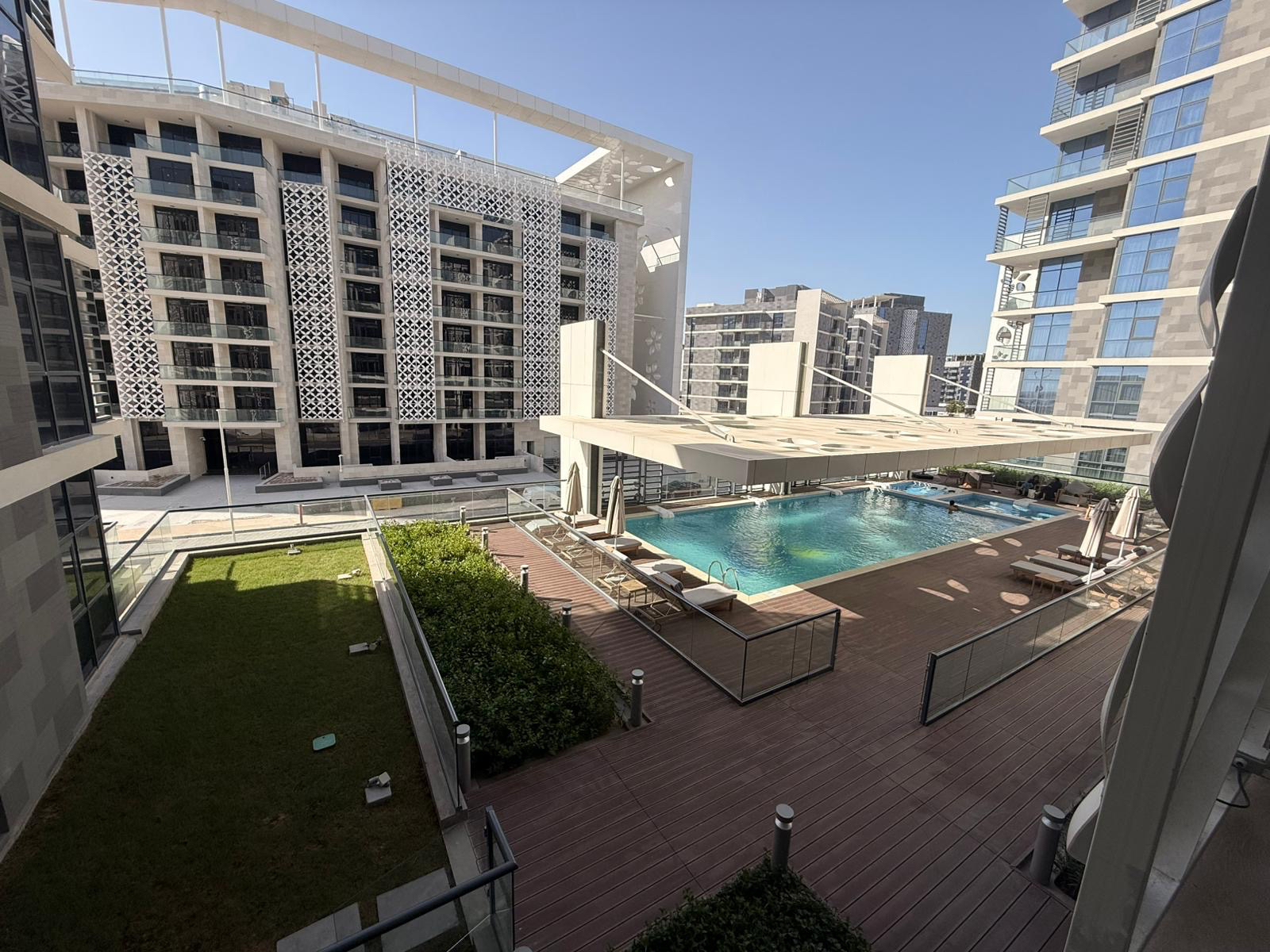 1BHK FULLY FURNISHED | POOL VIEW | BALCONY thumbnail 9