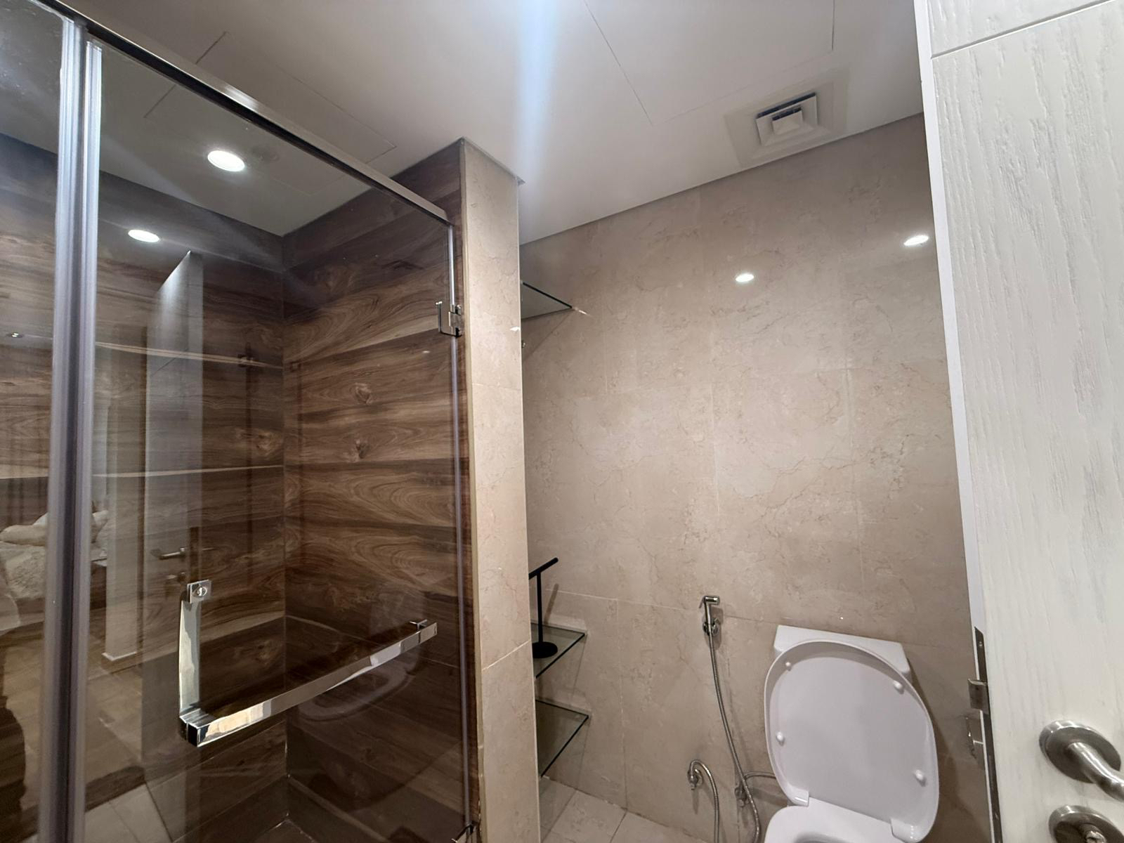 1BHK FULLY FURNISHED | POOL VIEW | BALCONY thumbnail 11