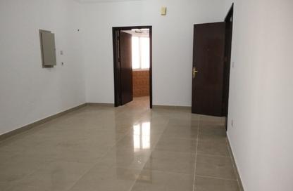 Apartment - 3 Bedrooms - 2 Bathrooms for rent in Anas Street - Fereej Bin Mahmoud North - Fereej Bin Mahmoud - Doha