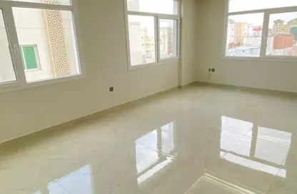 Apartment - 2 Bedrooms - 3 Bathrooms for rent in Al Mansoura - Doha