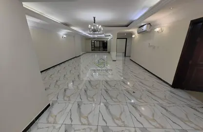 Apartment - 3 Bedrooms - 3 Bathrooms for rent in Al Mansoura - Al Mansoura - Doha