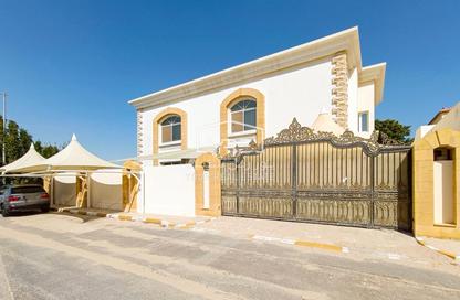 Villa - 5 Bedrooms - 6 Bathrooms for sale in Mamoura 18 - Al Maamoura - Doha