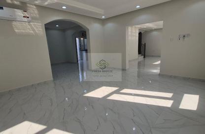Villa - 4 Bedrooms - 4 Bathrooms for rent in Muraikh - AlMuraikh - Doha