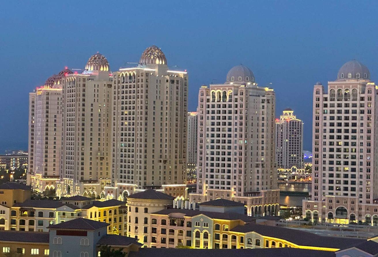 Porto Arabia:Furnished 1BR + Office Space QAR 8500 thumbnail 6