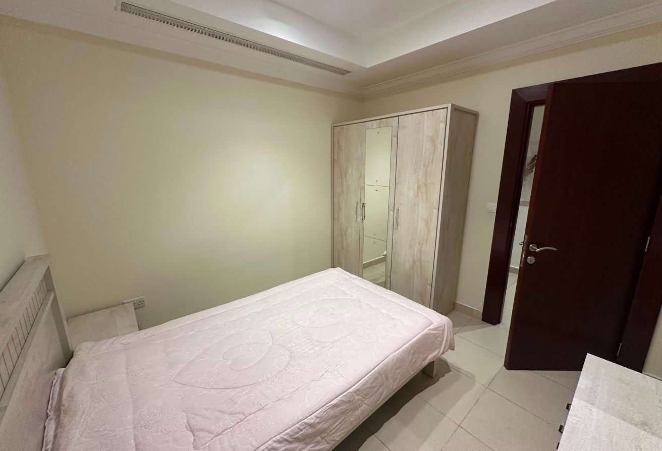 Porto Arabia:Furnished 1BR + Office Space QAR 8500 thumbnail 13