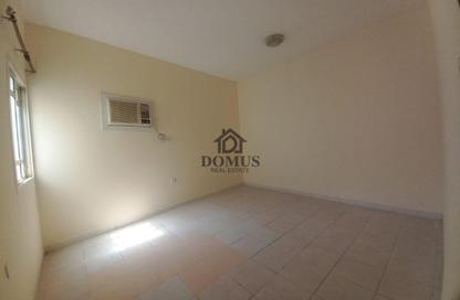 Apartment - 2 Bedrooms - 2 Bathrooms for rent in Thabit Bin Zaid Street - Al Mansoura - Doha
