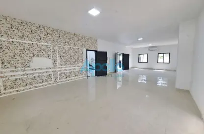 Villa - 5 Bedrooms - 4 Bathrooms for rent in Old Airport Road - Old Airport Road - Doha