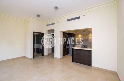 Apartment - 1 Bedroom - 2 Bathrooms for rent in Teatro - Qanat Quartier - The Pearl Island - Doha