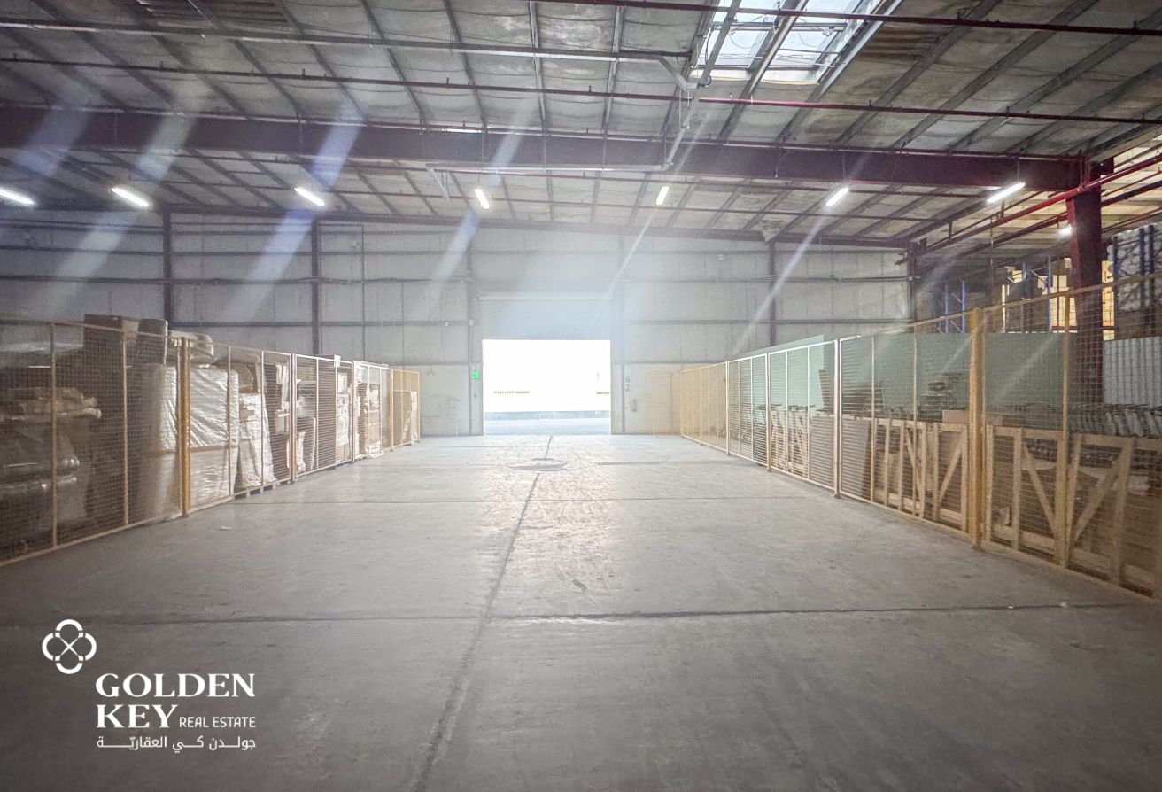 200 sqm Warehouse in Prime Airport Street Location