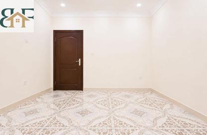 Apartment - 2 Bedrooms - 2 Bathrooms for rent in Al Mansoura - Al Mansoura - Doha