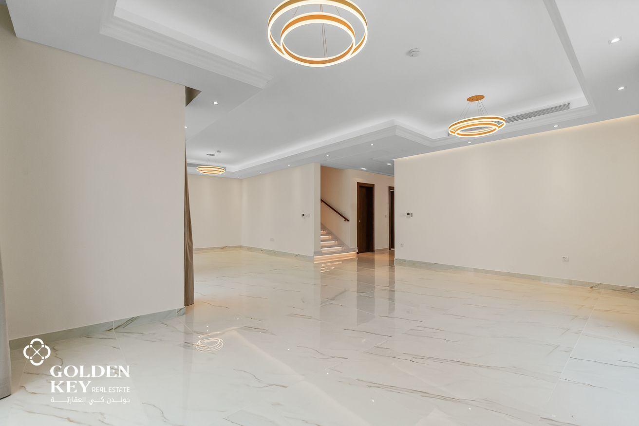 NO COMMISSION | VILLA 6BR with Terrace | Floresta