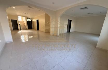 Villa - 5 - 5 for rent in Bu Hamour Street - Abu Hamour - Doha
