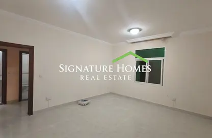 مجمع سكني - 2 غرف نوم - 2 حمامات للايجار في سوق الغرافة - الغرافة - الدوحة