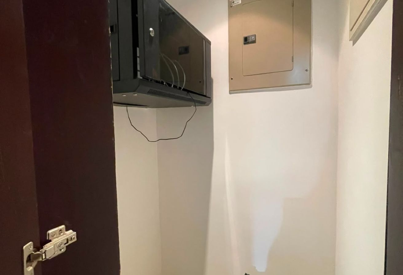 Furnished Studio Apartment with Balcony thumbnail 11