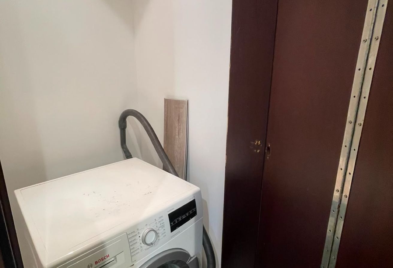 Furnished Studio Apartment with Balcony thumbnail 15