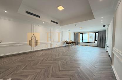 Apartment - 1 Bedroom - 2 Bathrooms for rent in East Porto Drive - Porto Arabia - The Pearl Island - Doha