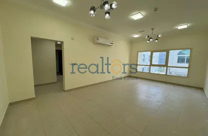 Apartment - 3 Bedrooms - 3 Bathrooms for rent in Al Zubair Bakkar Street - Al Sadd - Doha