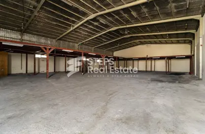 Warehouse - Studio - 4 Bathrooms for rent in Industrial Area 4 - Industrial Area - Industrial Area - Doha