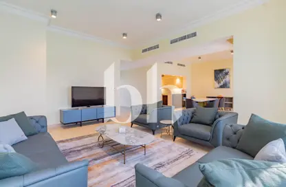 Apartment - 3 Bedrooms - 4 Bathrooms for rent in Venezia - Qanat Quartier - The Pearl Island - Doha