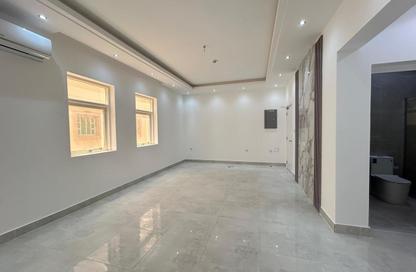 Apartment - 2 Bedrooms - 3 Bathrooms for rent in Al Mansoura - Al Mansoura - Doha
