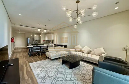 Apartment - 2 Bedrooms - 4 Bathrooms for rent in Floresta Gardens - Floresta Gardens - The Pearl Island - Doha