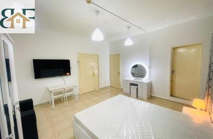 Apartment - Studio - 1 Bathroom for rent in Al Sadd Road - Al Sadd - Doha