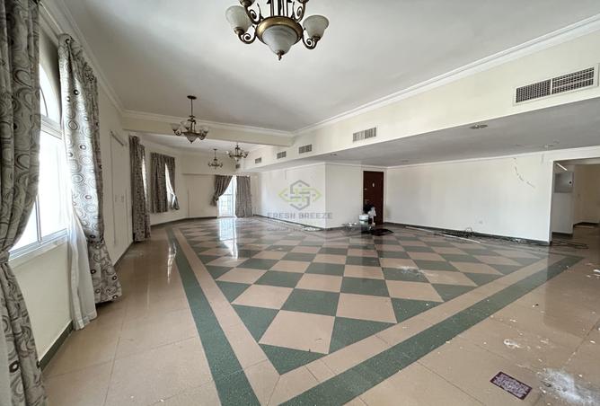 1021073 - Property Image 2