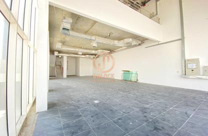Warehouse - Studio - 6 Bathrooms for rent in Jerry Al Samur - Birkat Al Awamer - Al Wakra