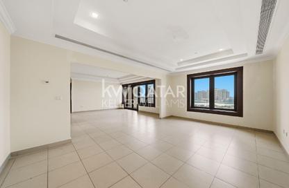 Apartment - 2 Bedrooms - 3 Bathrooms for rent in West Porto Drive - Porto Arabia - The Pearl Island - Doha