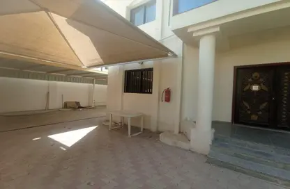 فيلا - 4 غرف نوم - 5 حمامات للايجار في شارع سوق الجملة - أبو هامور - الدوحة