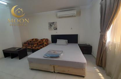 Apartment - Studio - 1 Bathroom for rent in Umm Ghuwalina - Umm Ghuwailina - Doha