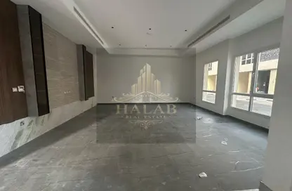 فيلا - 7 غرف نوم - 8 حمامات للايجار في بوابة الخيساء - الخيصة - أم صلال محمد