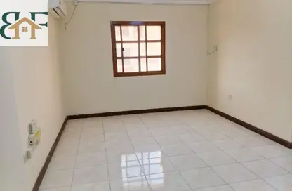 Apartment - 2 Bedrooms - 2 Bathrooms for rent in Al Mansoura - Al Mansoura - Doha