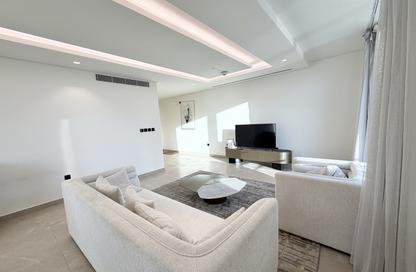 Apartment - 1 Bedroom - 2 Bathrooms for rent in Floresta Gardens - Floresta Gardens - The Pearl Island - Doha Apartment - 1 Bedroom - 2 Bathrooms for rent in Floresta Gardens - Floresta Gardens - The Pearl Island - Doha